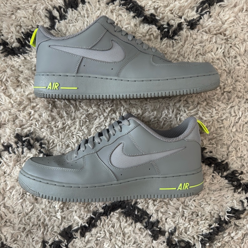 Nike Men's Gray Air Force 1 Shoes